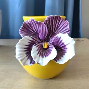 Super cute Anthropologie Pansy Vase